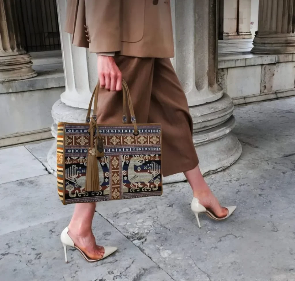 TOTE CLASSIC — LARGE - 6