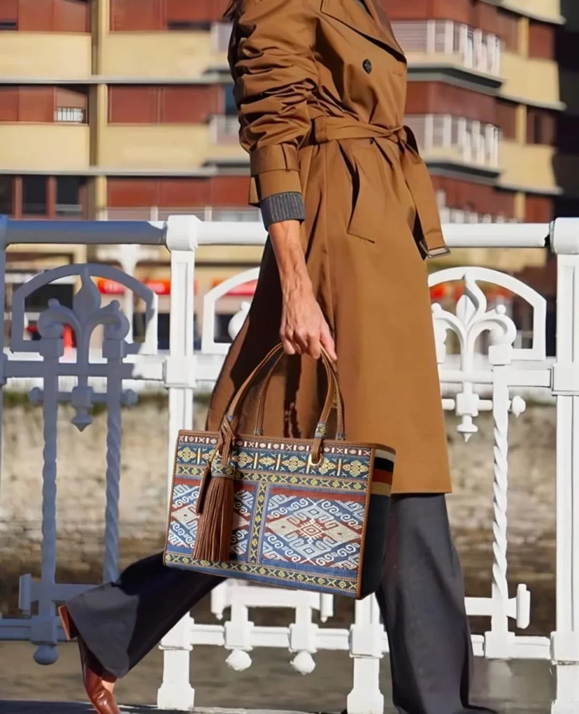 TOTE CLASSIC — LARGE - 8